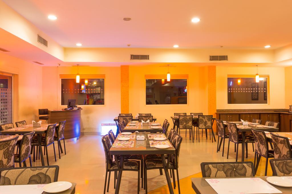 浦那金杰酒店 - 宾布里 Pimpri-Chinchwad 外观 照片