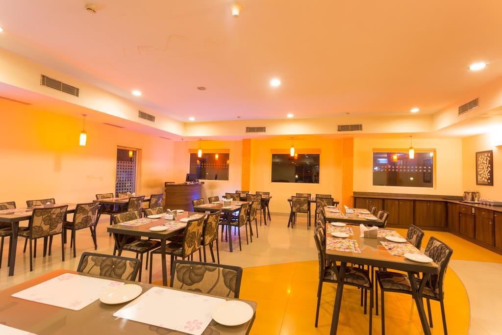 浦那金杰酒店 - 宾布里 Pimpri-Chinchwad 外观 照片