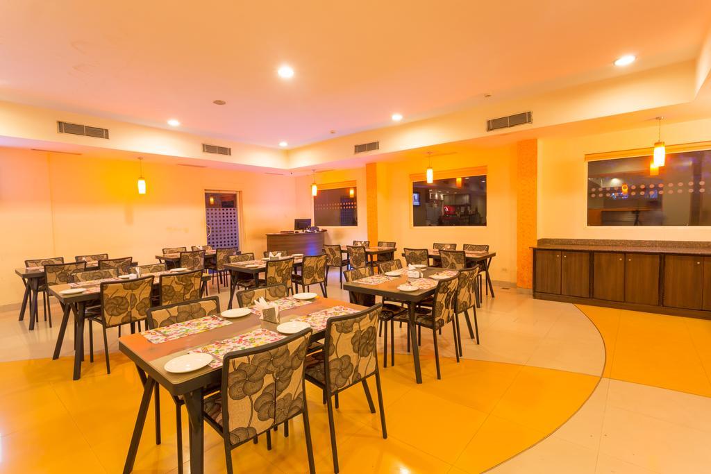 浦那金杰酒店 - 宾布里 Pimpri-Chinchwad 外观 照片