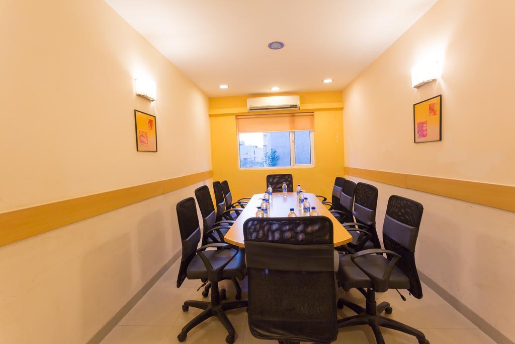 浦那金杰酒店 - 宾布里 Pimpri-Chinchwad 外观 照片